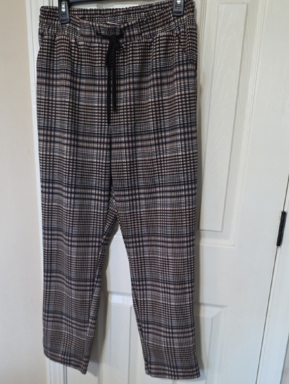 Joe Benbasset Plaid Straight-Leg Drawstring Pants in Black and Brown With Pockes